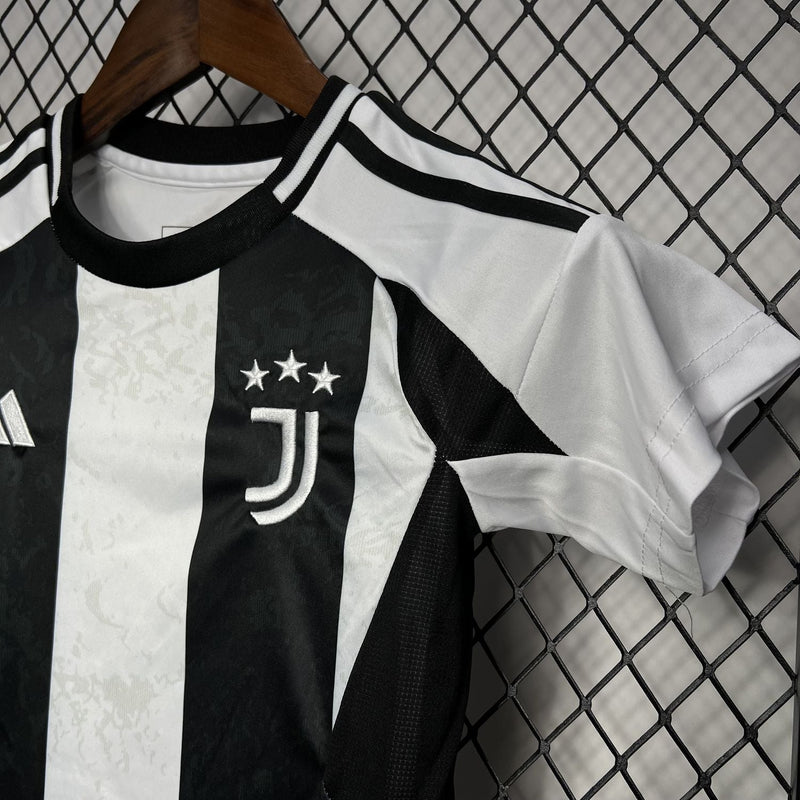 Kit Infantil Juventus Titular 2024/25